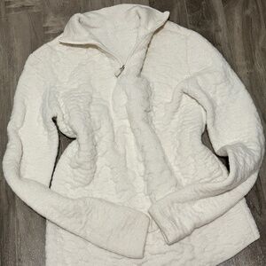 White quarter zip Cashmere Pullover in a Size small